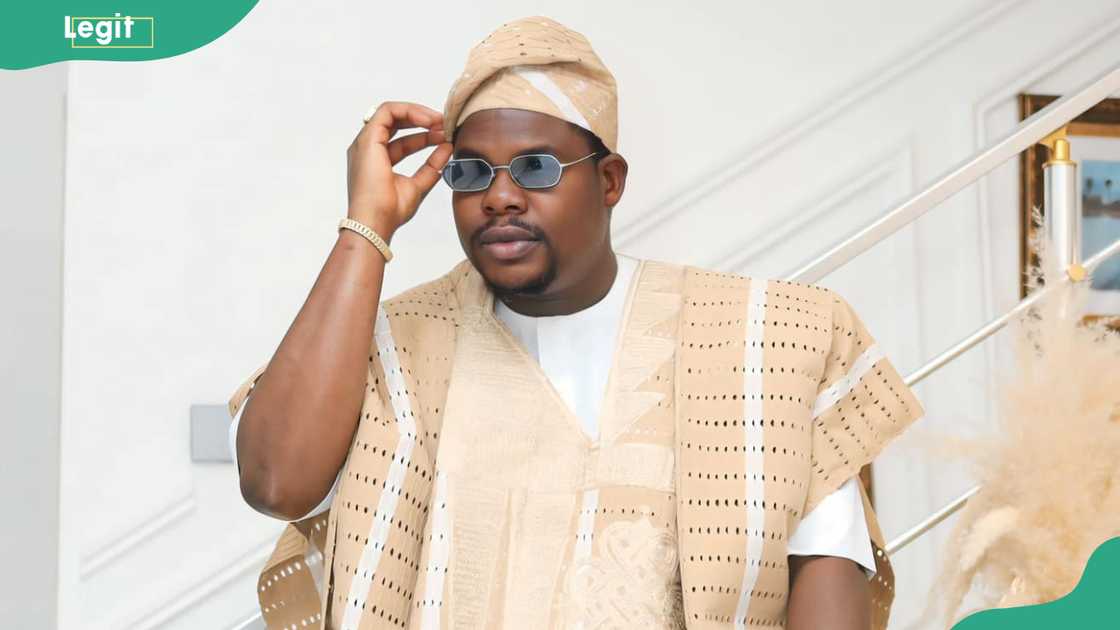 Mr. Macaroni in the house in character