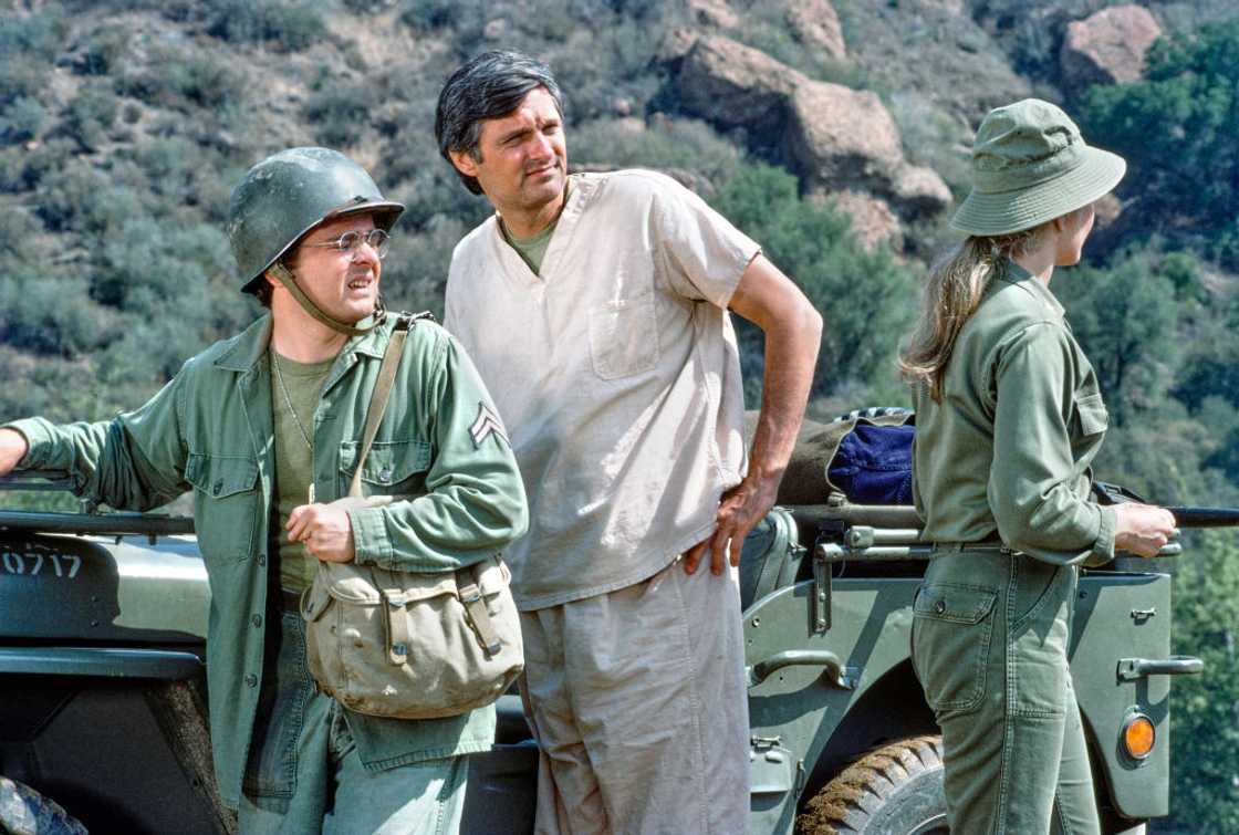 Gary Burghoff, Alan Alda, Loretta Swit on the CBS television sitcom, MASH Gary Burghoff, Alan Alda, Loretta Swit on the CBS television sitcom, MASH