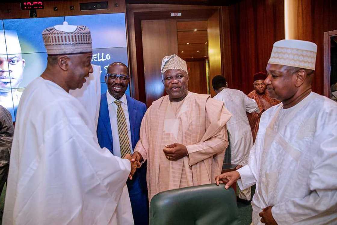 Yanzu-yanzu: Obasanjo, Jonathan, AbdulSalam, da sauransu sun halarci zaman shugabbanin Najeriya da Buhari ke jagoranta yanzu a Aso Villa Yanzu-yanzu: Obasanjo, Jonathan, AbdulSalam, da sauransu sun halarci zaman shugabbanin Najeriya da Buhari ke jagoranta yanzu a Aso Villa