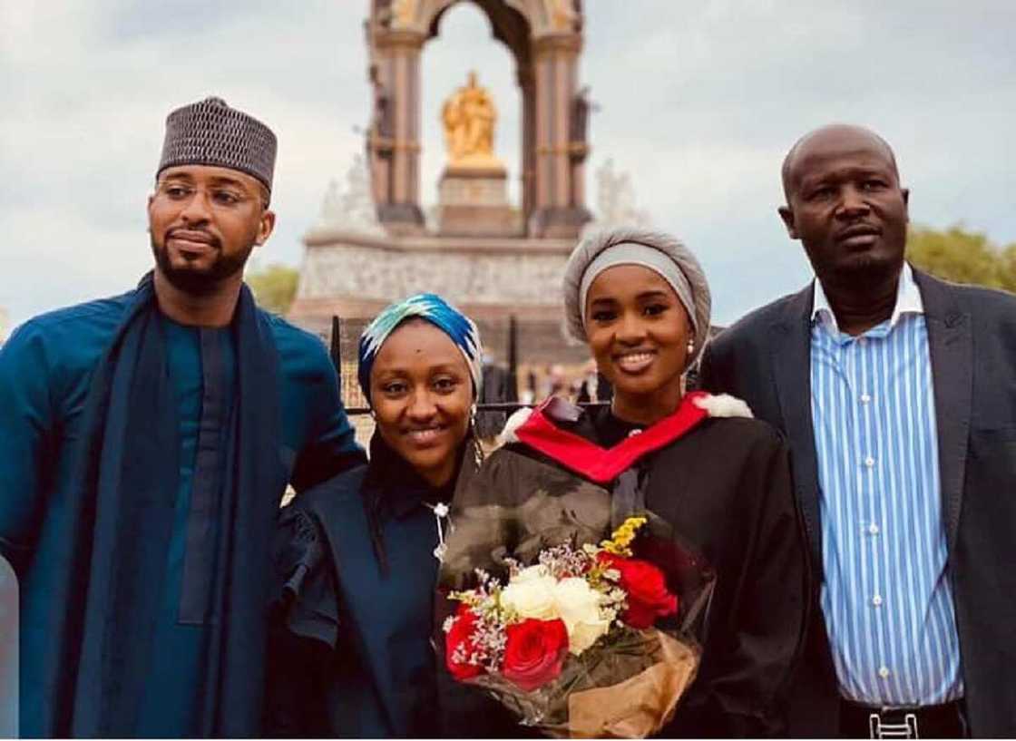 Hotunan iyala Buhari da suka dira birnin London don yayen Hanan daga makaranta Hotunan iyala Buhari da suka dira birnin London don yayen Hanan daga makaranta