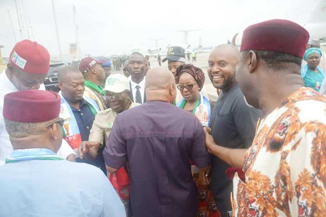 Yanzu-yanzu: Shugaba Buhari ya dira jihar Imo (Hotuna) Yanzu-yanzu: Shugaba Buhari ya dira jihar Imo (Hotuna)