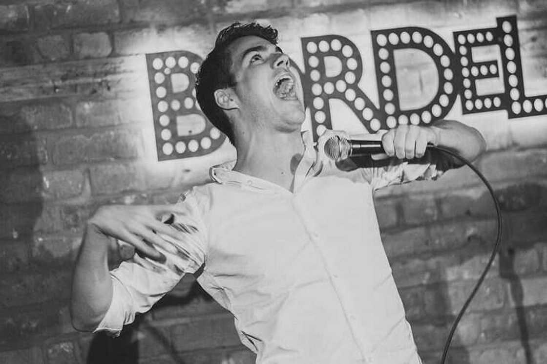 Julien Lacroix: 13 choses à savoir sur l’humoriste dans la tourmente Julien Lacroix: 13 choses à savoir sur l’humoriste dans la tourmente