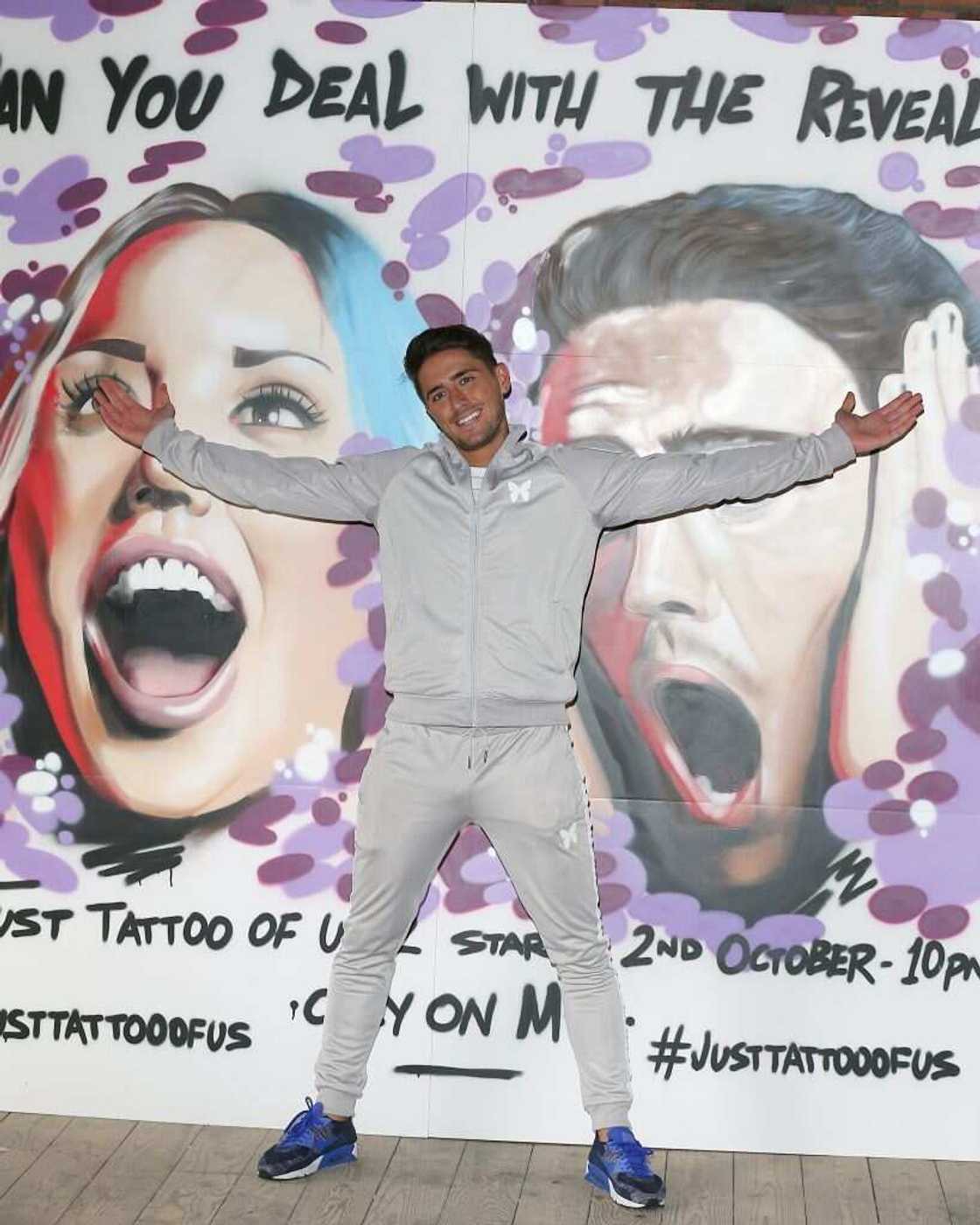 how tall is Stephen Bear how tall is Stephen Bear