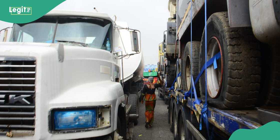 Driver dies, others injured as trucks collide In Lagos