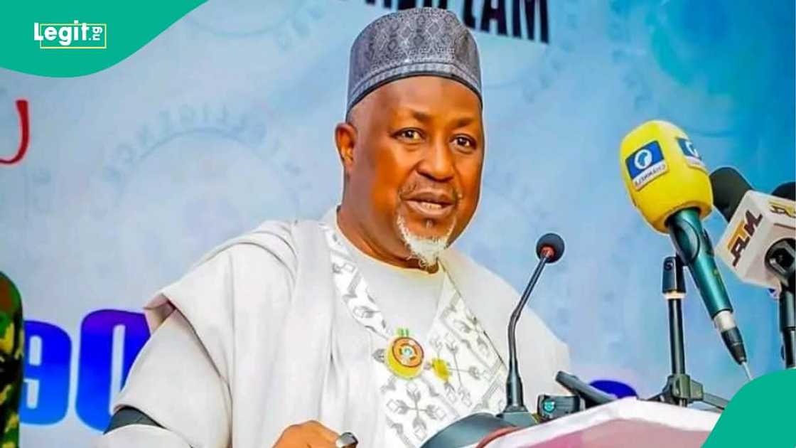 Defence Minister debunks claim of losing polling unit to PDP Defence Minister debunks claim of losing polling unit to PDP