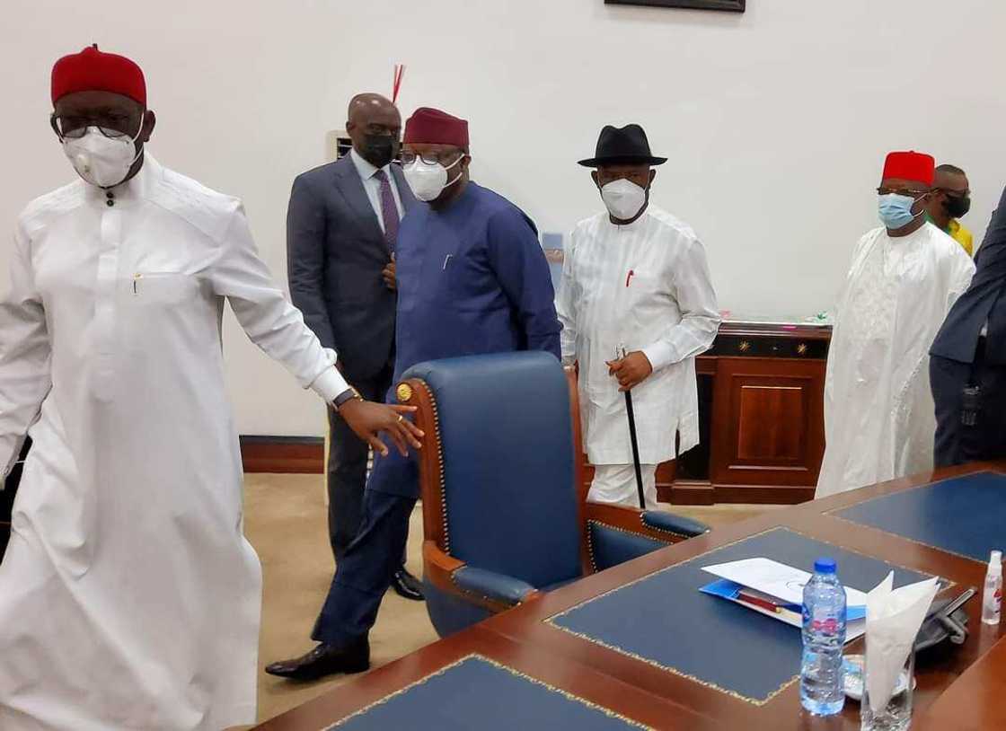 Hotuna cikin labari: Gwamnonin Kudancin Najeriya sun yi taro a Delta Hotuna cikin labari: Gwamnonin Kudancin Najeriya sun yi taro a Delta