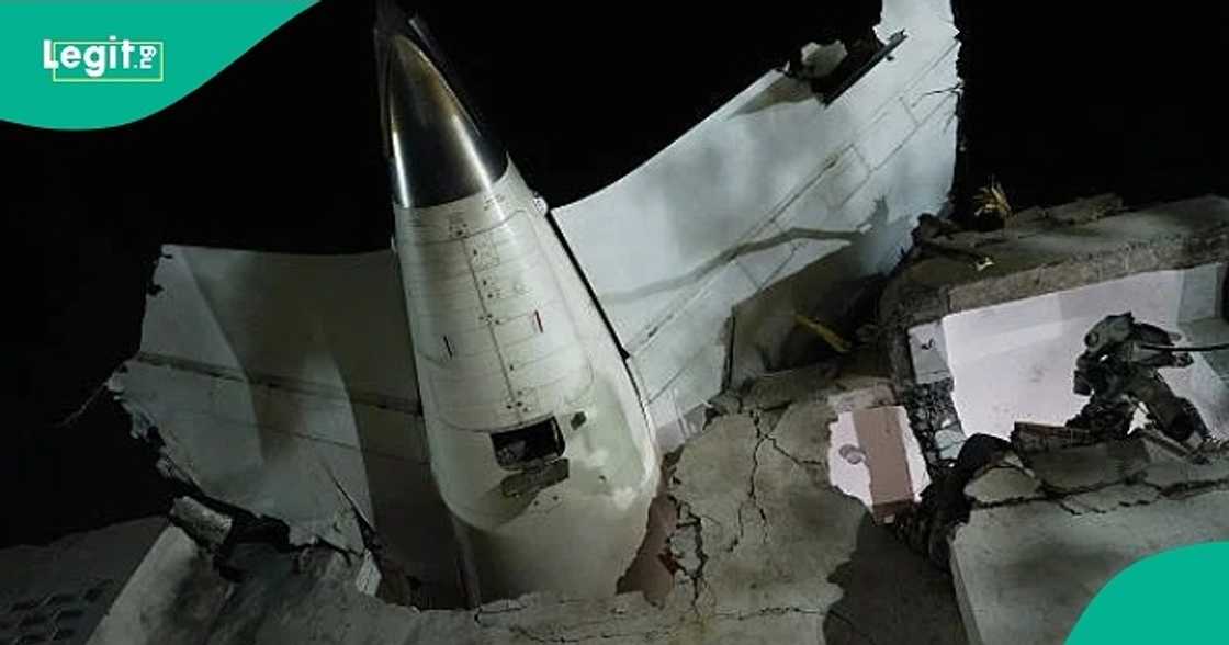 Doctor talks about lone survivor Ramesh's internal organs after running tests on him. Doctor talks about lone survivor Ramesh's internal organs after running tests on him.