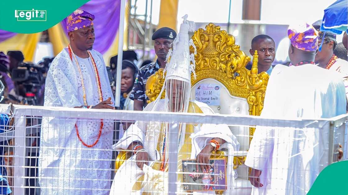 Oba Rashidi Ladoja sits on the Olubadan throne, symbolising Ibadan’s history and resilience.