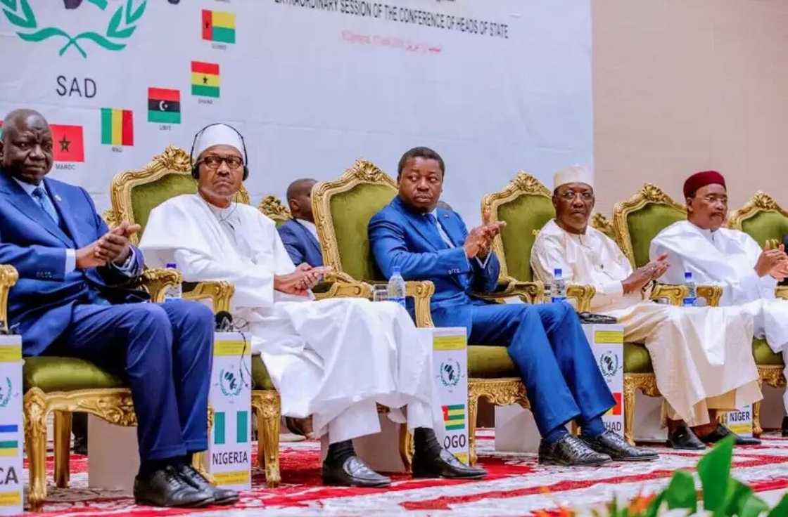 Lokacin da Marigayi Deby ya kusa jefa hadimin Shugaban kasa Buhari a katuwar matsala Lokacin da Marigayi Deby ya kusa jefa hadimin Shugaban kasa Buhari a katuwar matsala