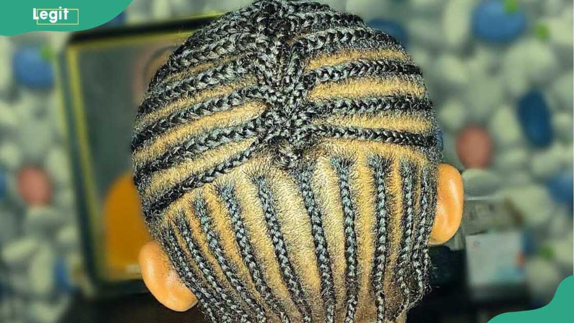 Simple laid back hairstyle Simple laid back hairstyle