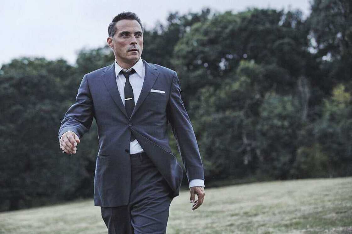 Rufus Sewell height Rufus Sewell height