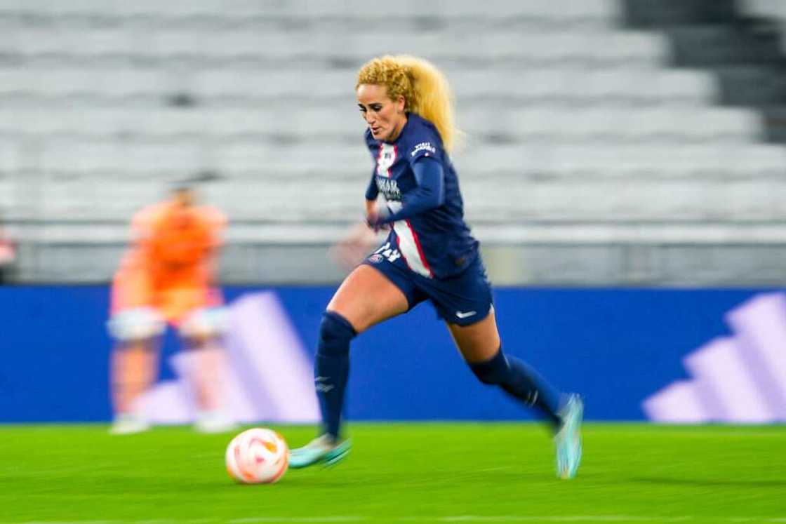 Les succès de Kheira Hamraoui : salaire et palmarès de la footballeuse Les succès de Kheira Hamraoui : salaire et palmarès de la footballeuse