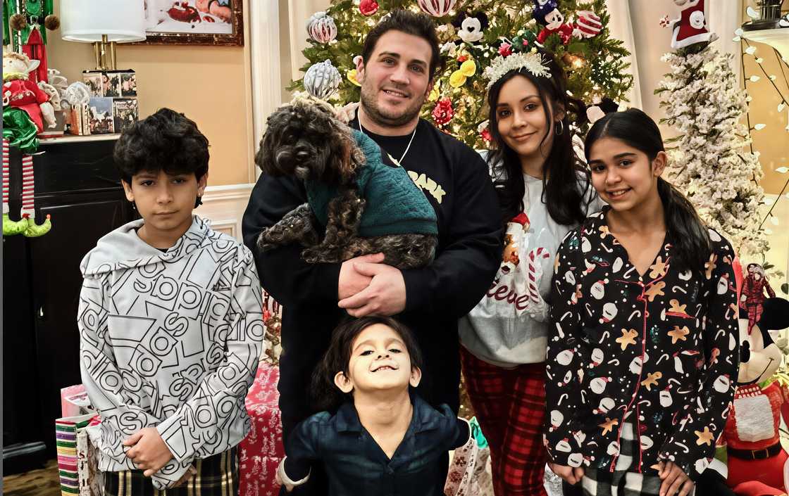 Snookie and Jionni LaValle and their family during Christmas