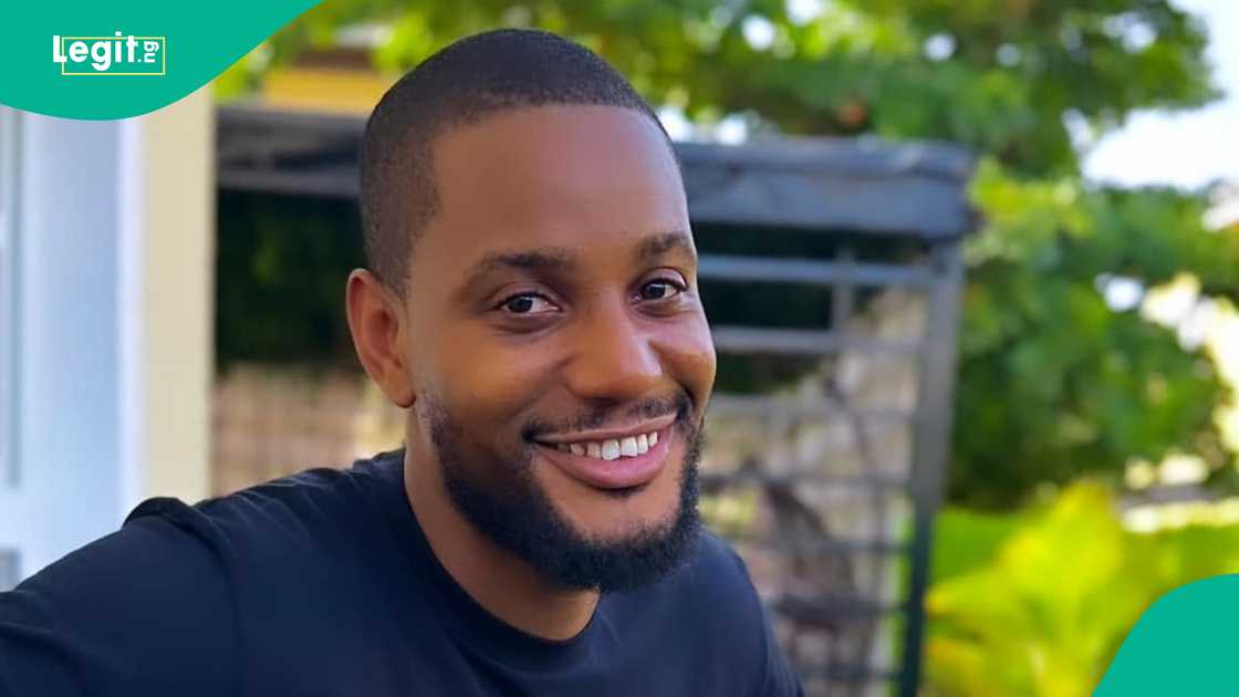 Teacher points out 2 outstanding things Alexx Ekubo's wife did at his burial, many react Teacher points out 2 outstanding things Alexx Ekubo's wife did at his burial, many react
