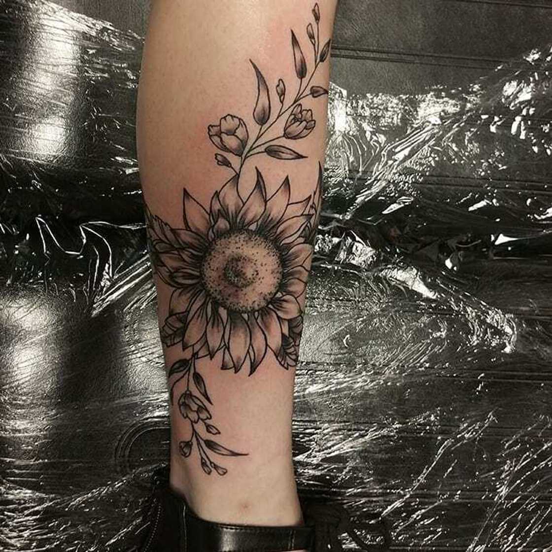 Sunflower tattoo meaning Sunflower tattoo meaning