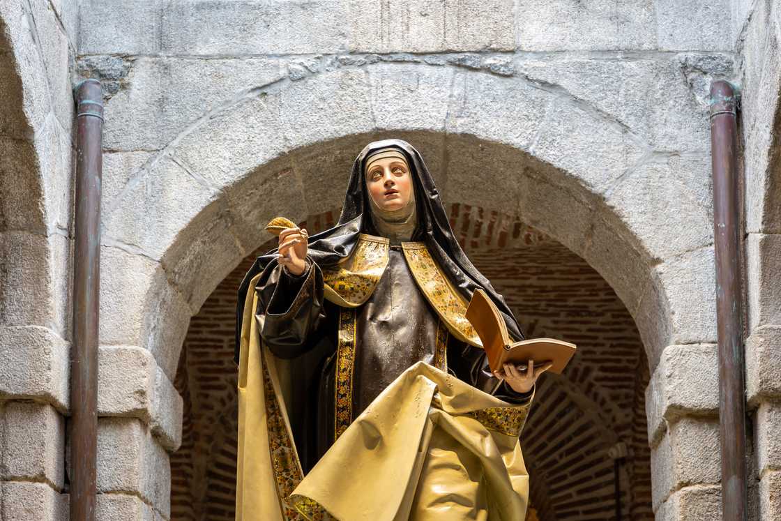 Sculpture of Saint Teresa of Avila.