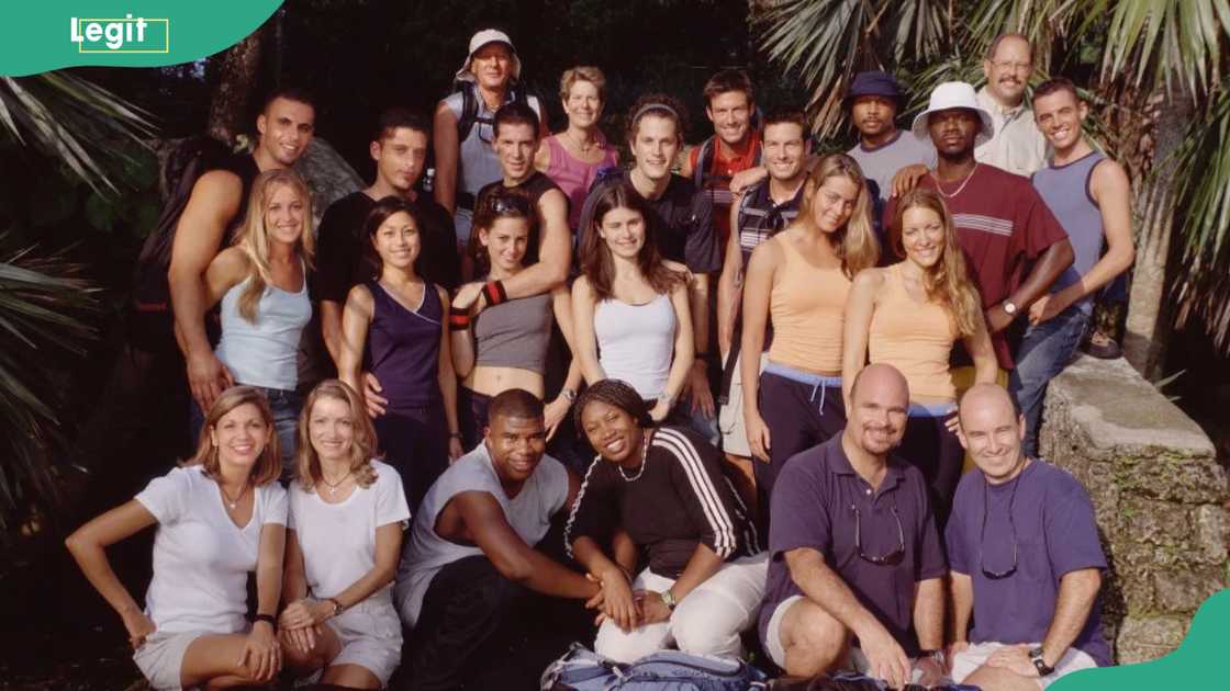 Twelve teams of two embark on the adventure of their lives as they compete for $1 million in THE AMAZING RACE 3