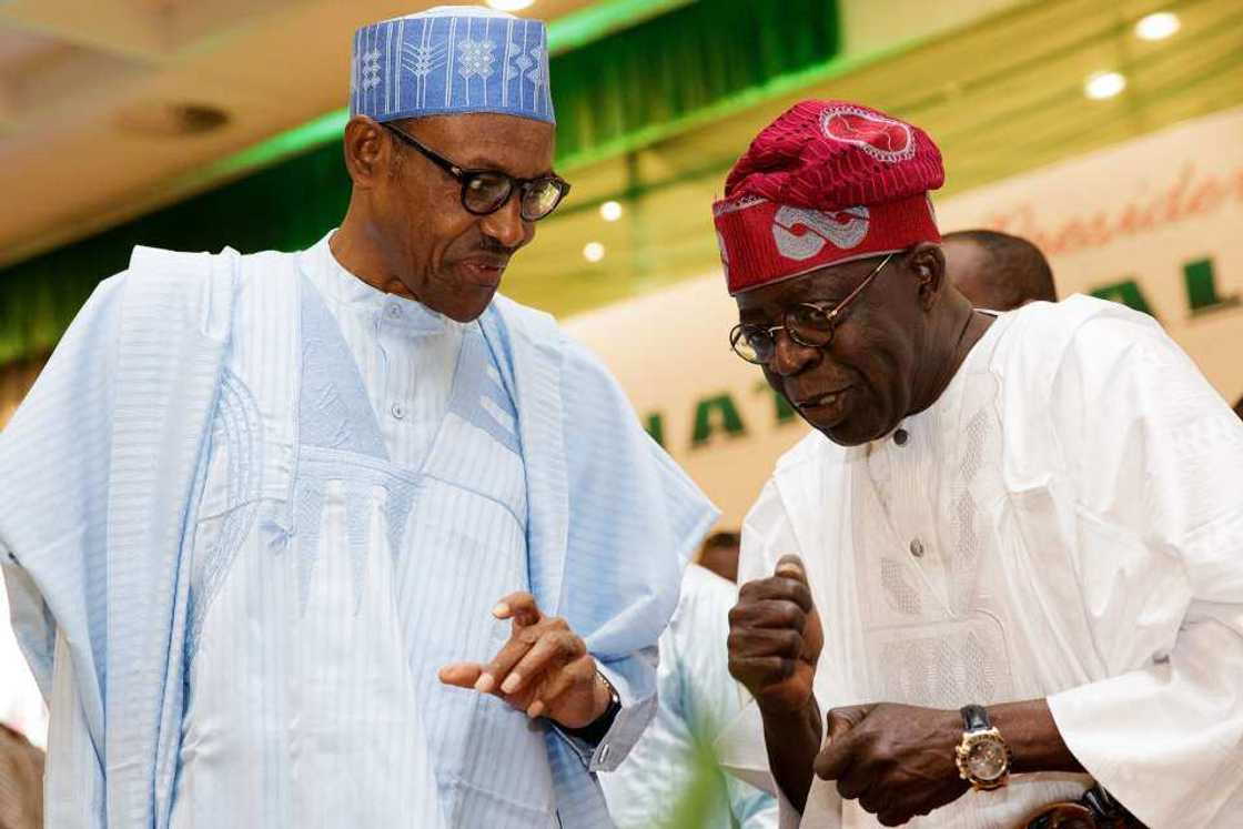 Ta'aziyya mai ratsa zuciya da Tinubu ya aika wa Buhari bayan ya yi rashin dan uwa Ta'aziyya mai ratsa zuciya da Tinubu ya aika wa Buhari bayan ya yi rashin dan uwa