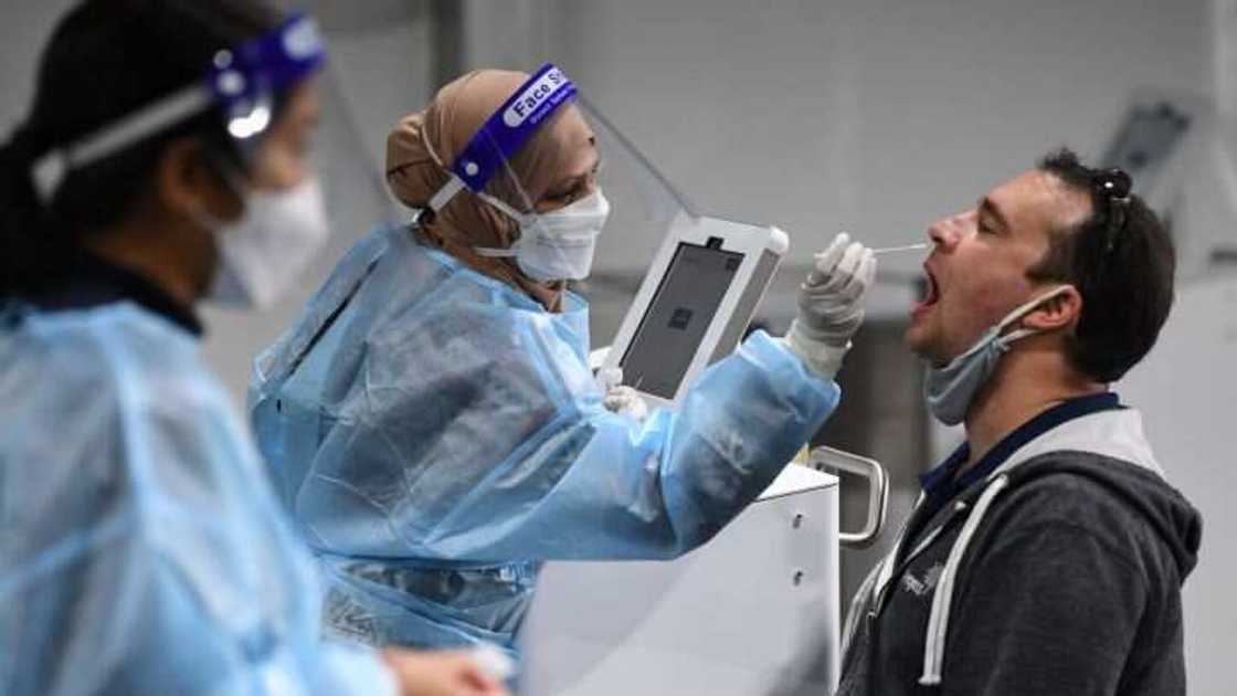 Omicron - Coronavirus Omicron - Coronavirus