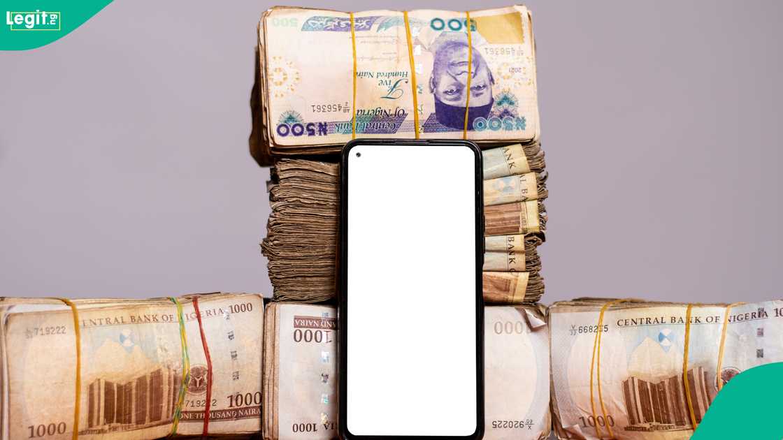 A Nigerian lady complains that the loan app she borrowed N21,000 from messaged her on WhatsApp.