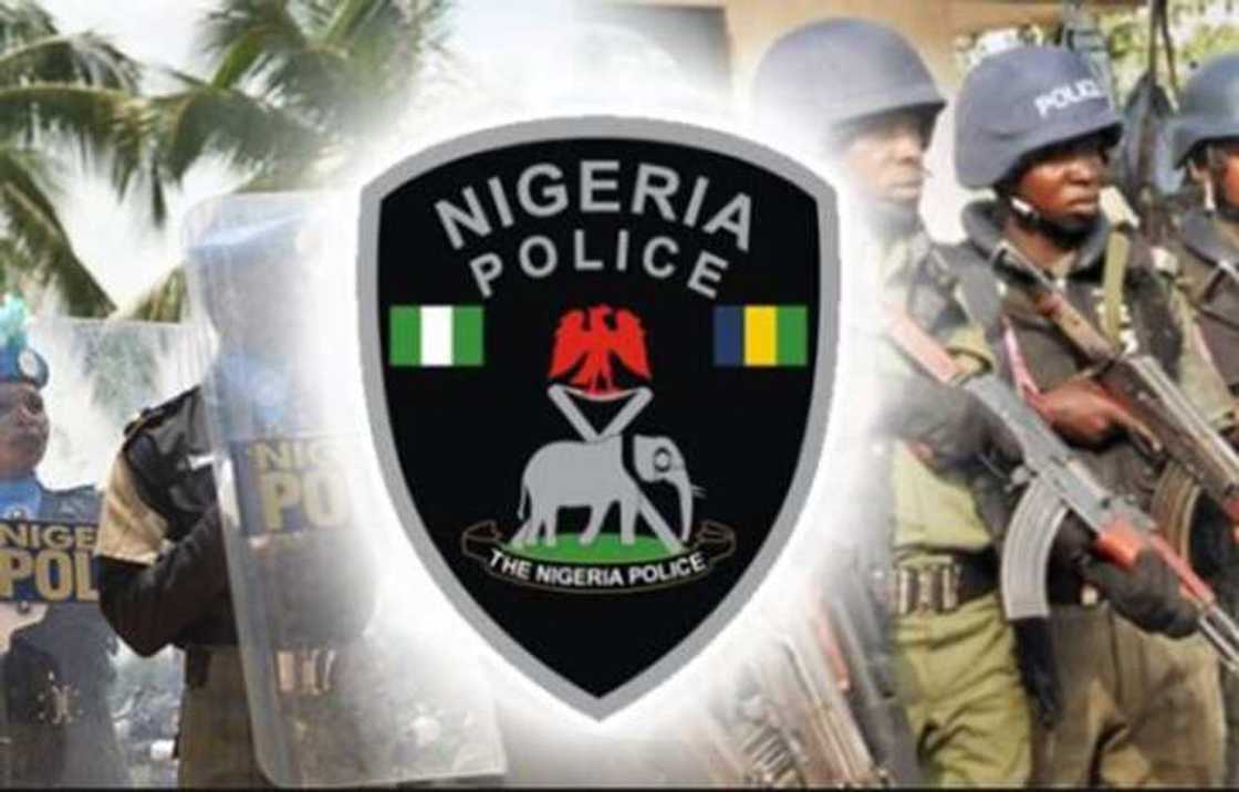 An Kuma: 'Yan Ta'adda Cikin Kakin Soja Sun Kashe Jami'in Dan Sanda a Jihar Imo An Kuma: 'Yan Ta'adda Cikin Kakin Soja Sun Kashe Jami'in Dan Sanda a Jihar Imo