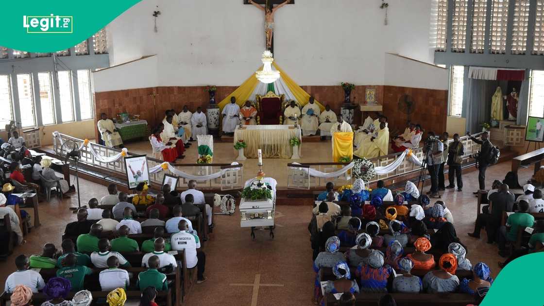 Nigeria, Lawrence Orairo, Henry Nwosu, Football, Flying Eagles, Super Eages. Nigeria, Lawrence Orairo, Henry Nwosu, Football, Flying Eagles, Super Eages.