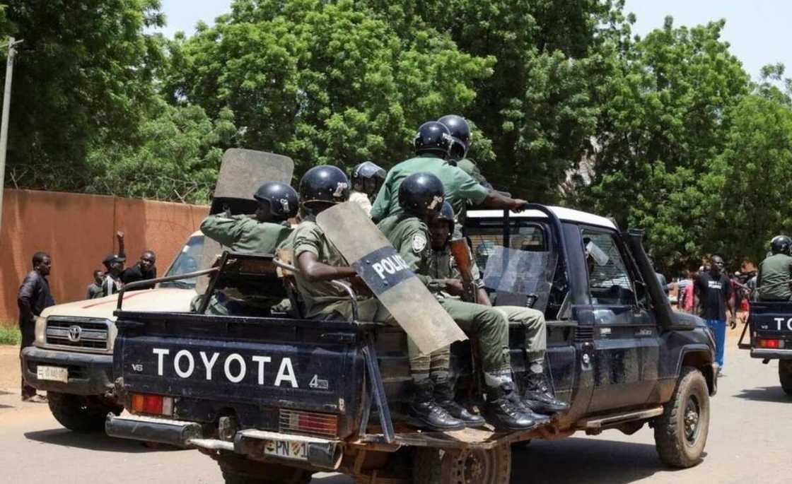 ECOWAS ta tura tawagar sasanci Nijar ECOWAS ta tura tawagar sasanci Nijar