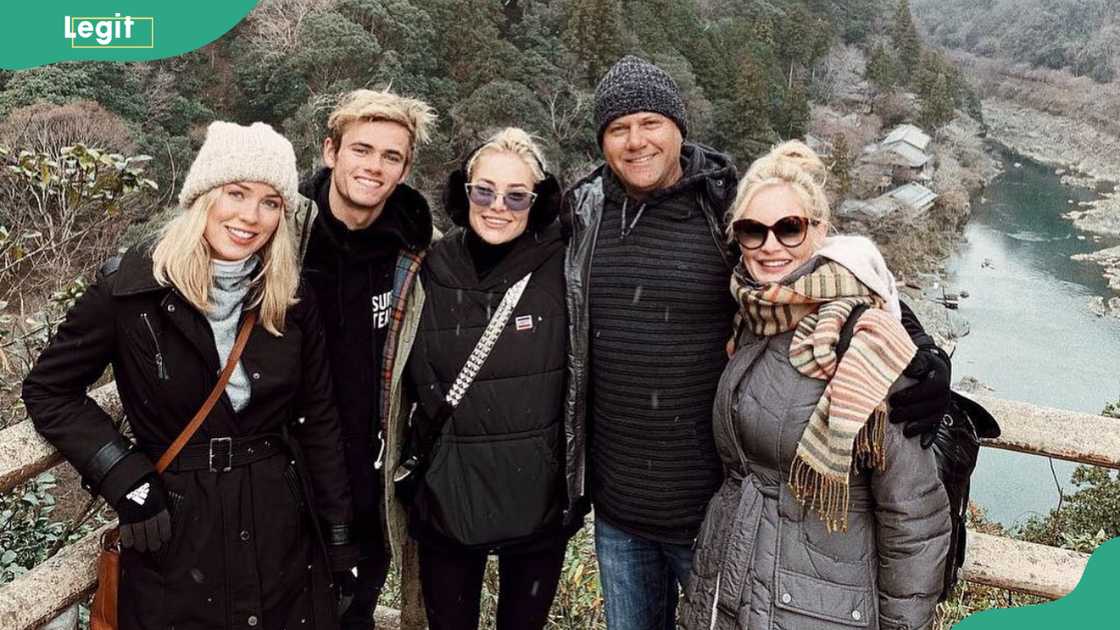 Michelle Randolph, posing with her parents and siblings Michelle Randolph, posing with her parents and siblings