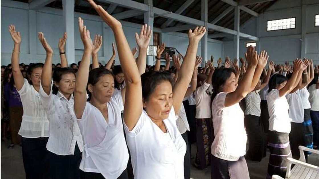 Hotunan yadda ake rayuwa a gidan mutumin da ya fi kowa iyalai a duniya Hotunan yadda ake rayuwa a gidan mutumin da ya fi kowa iyalai a duniya