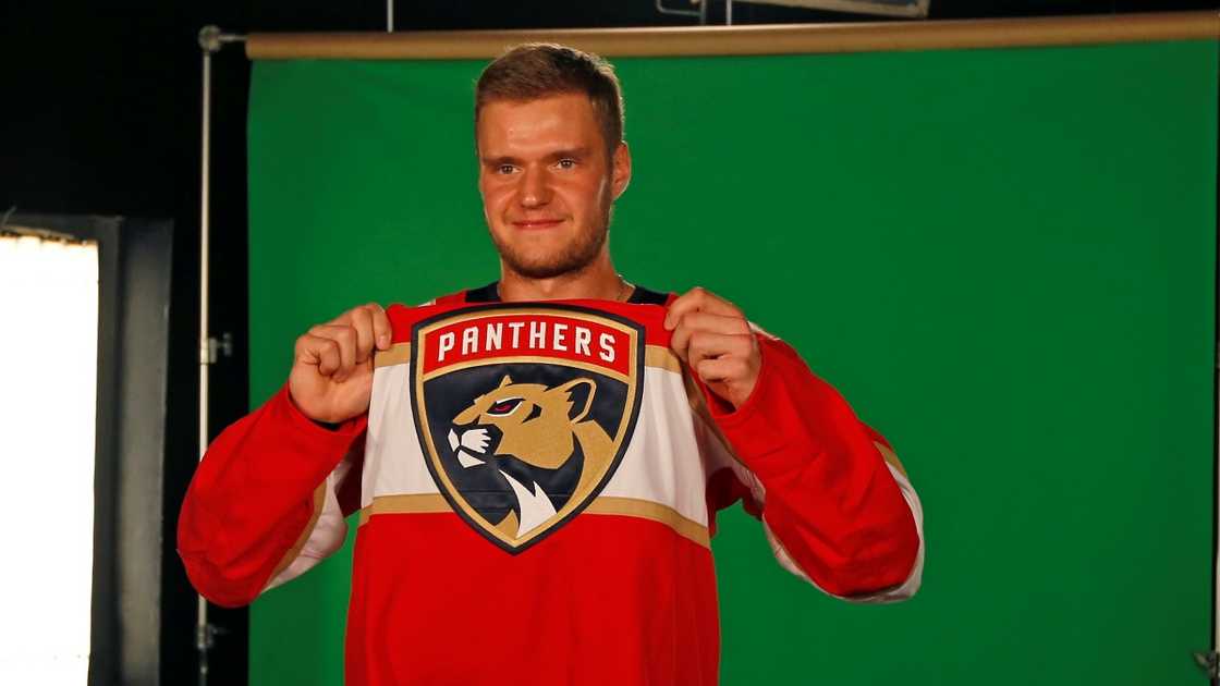 Aleksander Barkov poses for the Panthers