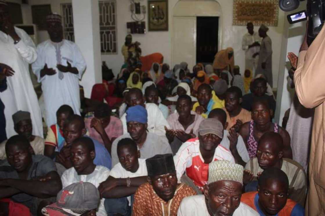 Maguzawa yayin karbar Musulunci a jihar Kano Maguzawa yayin karbar Musulunci a jihar Kano