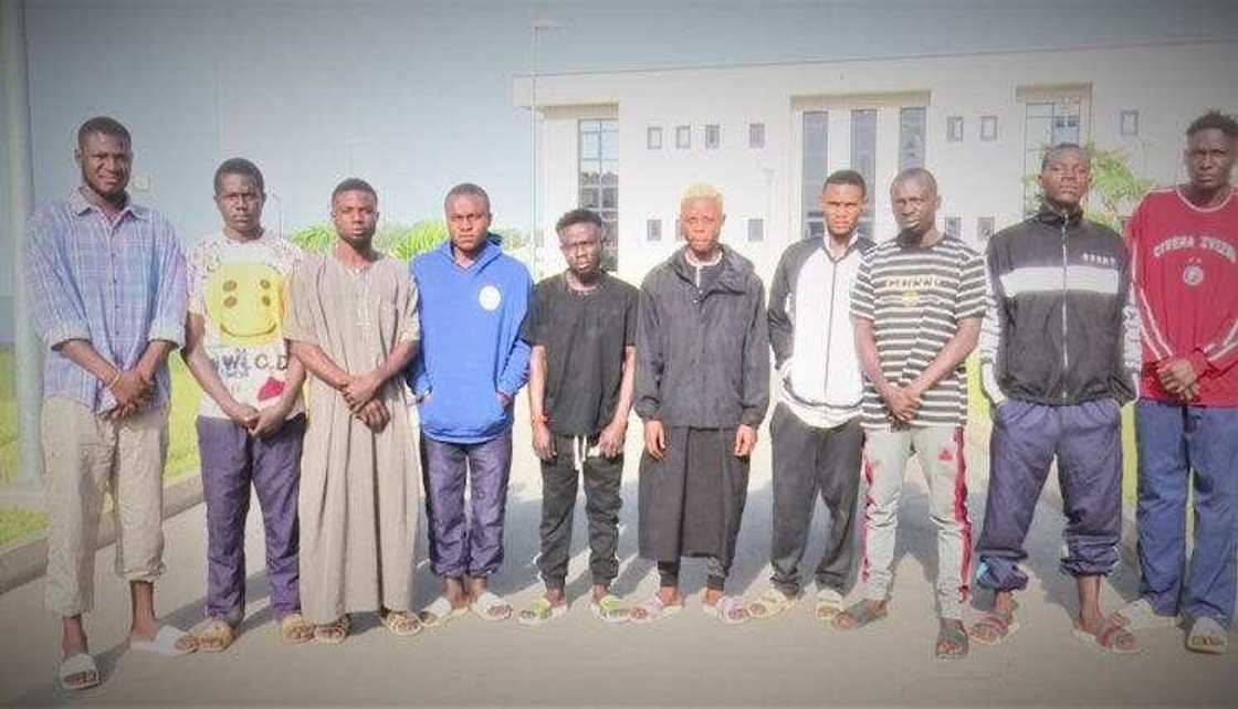 10 students of Yahoo Yahoo academy arrested (see their faces) 10 students of Yahoo Yahoo academy arrested (see their faces)