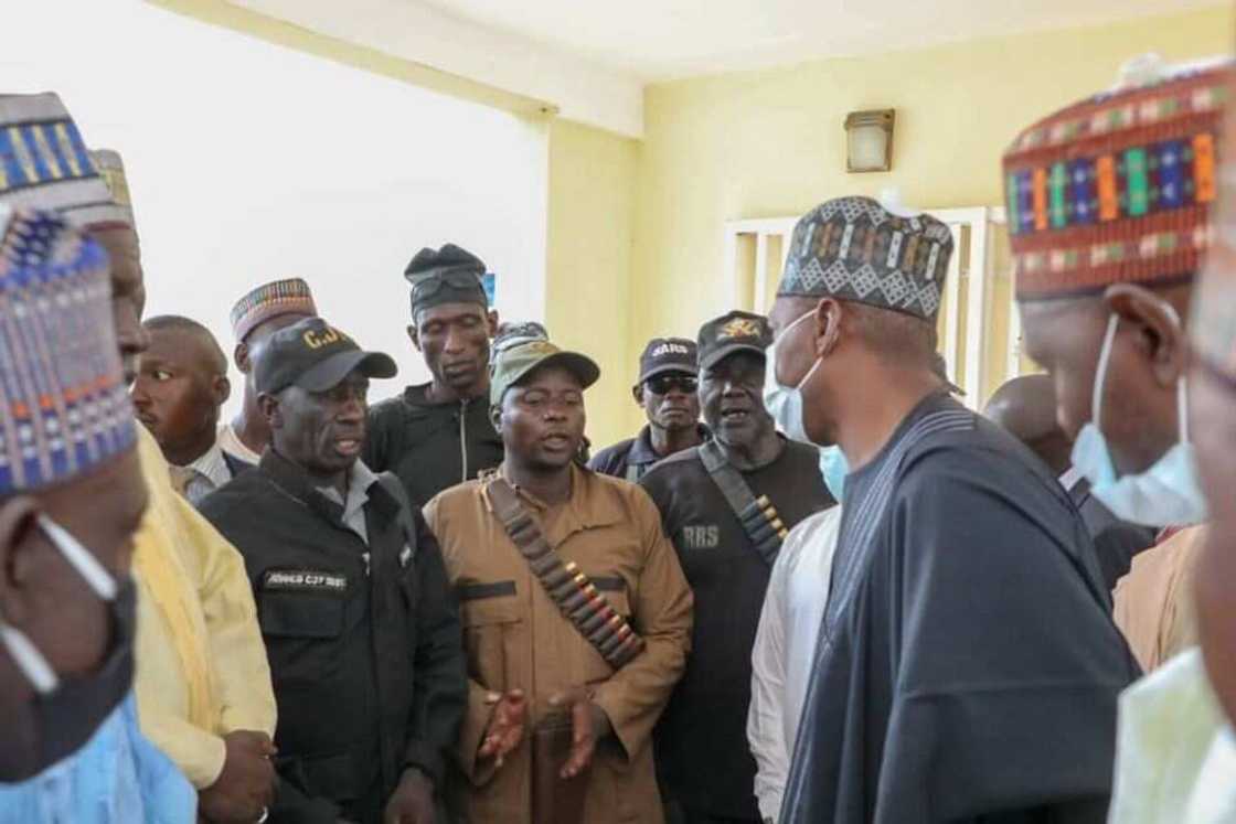 Harin Magumeri: Zulum ya kai ziyara, ya bada umarnin gaggauta fara gyaran yankin Harin Magumeri: Zulum ya kai ziyara, ya bada umarnin gaggauta fara gyaran yankin