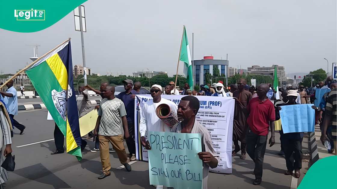 Retired officers return to Aso Villa with renewed demands over pension hardship