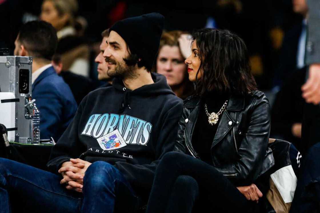 Le compagnon de Shy’m: avec qui la chanteuse était en relation au cours des années? Le compagnon de Shy’m: avec qui la chanteuse était en relation au cours des années?