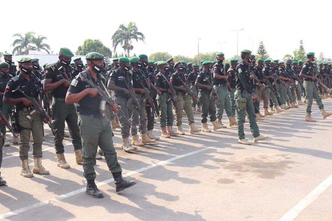 Gunmen kill five, raze vehicle, vigilance office in Anambra Gunmen kill five, raze vehicle, vigilance office in Anambra