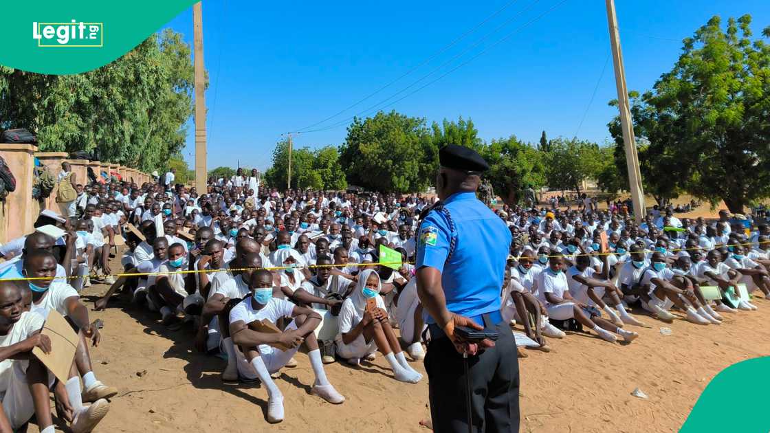 Wasu masu neman aikin 'yan sanda