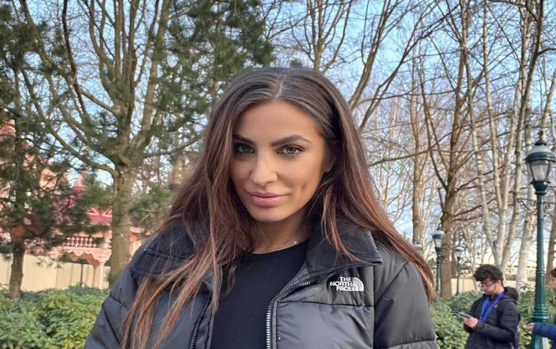 Tiffany Bonvoisin dans un parc. Photo : @Tiffany Bonvoisin/ Instagram Tiffany Bonvoisin dans un parc. Photo : @Tiffany Bonvoisin/ Instagram