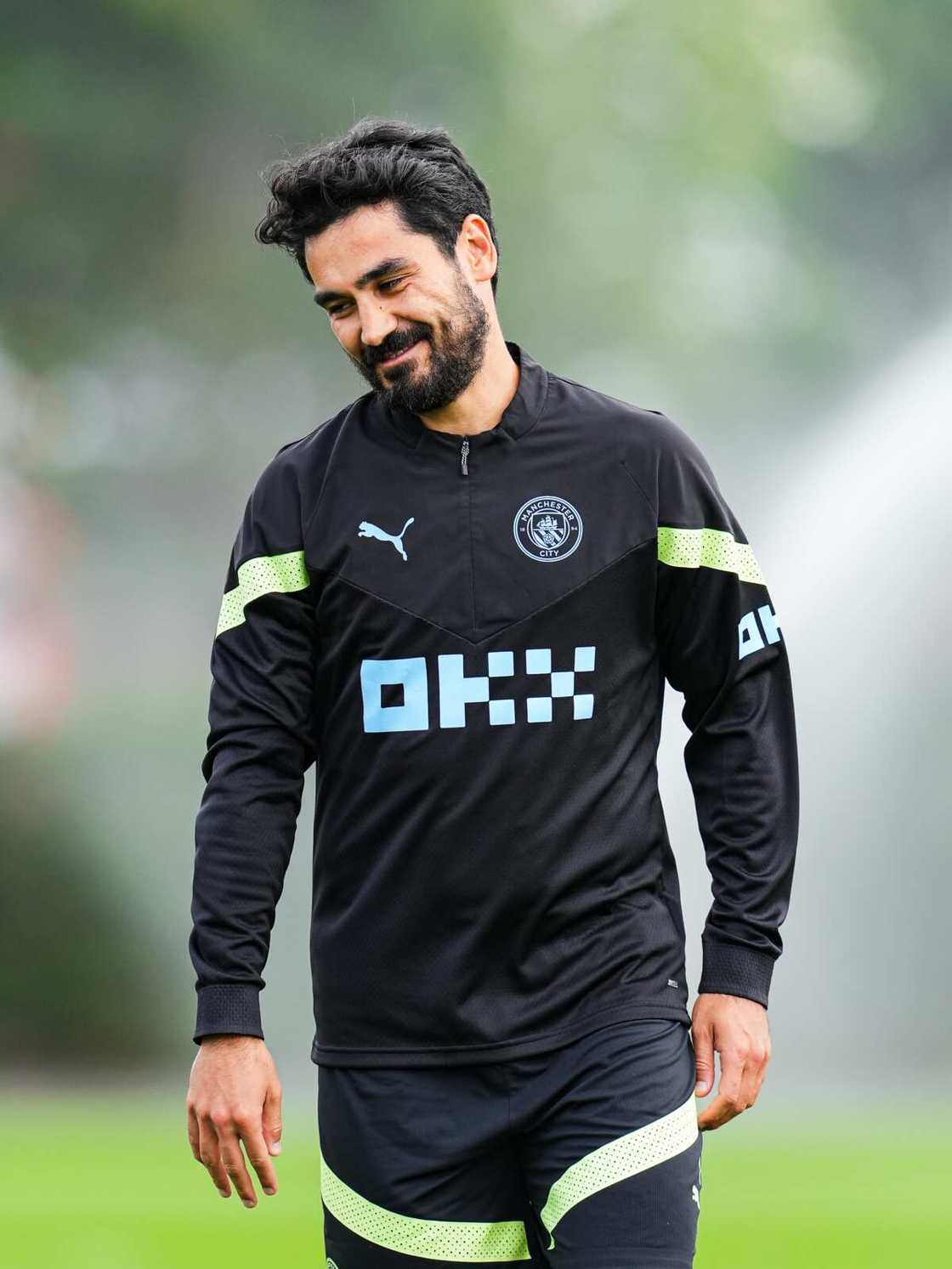 Are there any Muslim football players? Are there any Muslim football players?