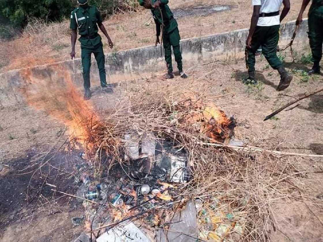'Yan Hisbah sun kone kwalleben giya a Katsina 'Yan Hisbah sun kone kwalleben giya a Katsina