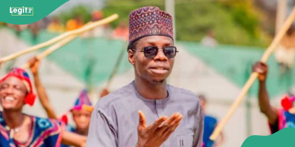 Arewa muna da fitattun mawaka irinsu Ado Gwanja, amma ba a taba gayyatarsu manyan tarurruka na duniya ba. Arewa muna da fitattun mawaka irinsu Ado Gwanja, amma ba a taba gayyatarsu manyan tarurruka na duniya ba.