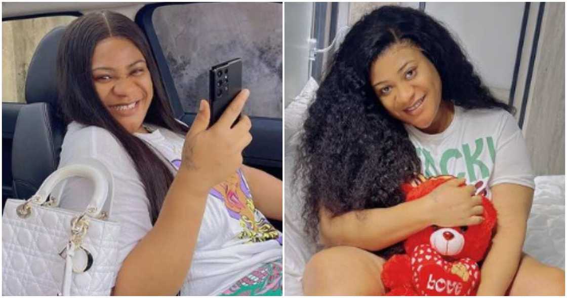 Nollywood actress Nkechi Blessing Sunday pays homage to Ooni of Ife, Oba Adeyeye Ogunwusi at Seyi Vodi's 50th birthday party in Abuja. Nollywood actress Nkechi Blessing Sunday pays homage to Ooni of Ife, Oba Adeyeye Ogunwusi at Seyi Vodi's 50th birthday party in Abuja.