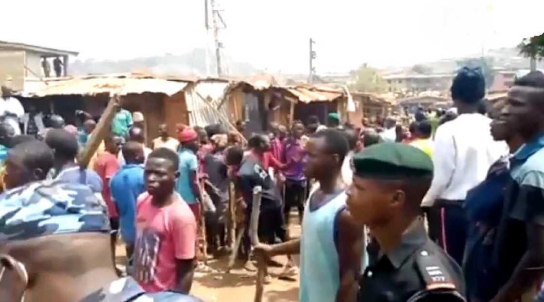 Bidiyon rikicin da aka yi tsakanin Hausawa da Yarbawa a Ibadan Bidiyon rikicin da aka yi tsakanin Hausawa da Yarbawa a Ibadan