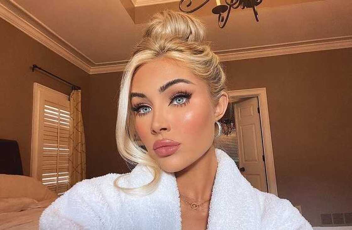 Katerina Rozmajzl Katerina Rozmajzl