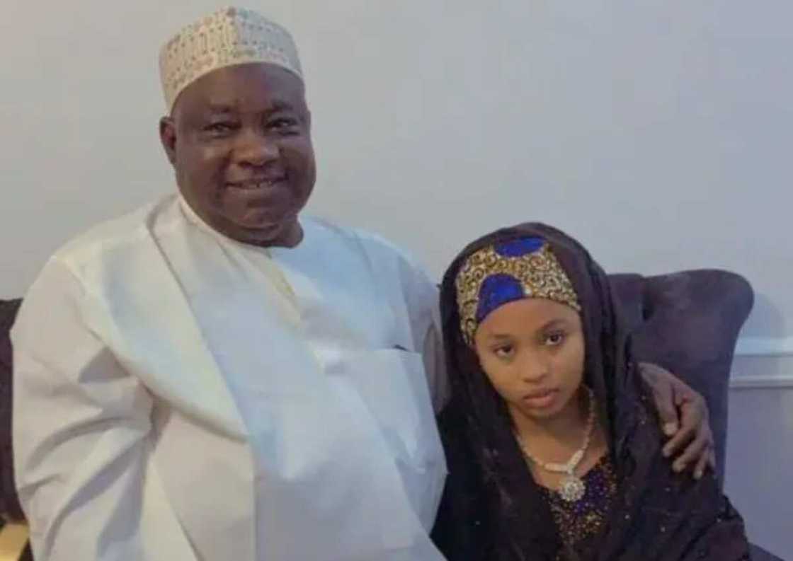 Auren bazawara da dattijo ya jawo cece-kuce Auren bazawara da dattijo ya jawo cece-kuce