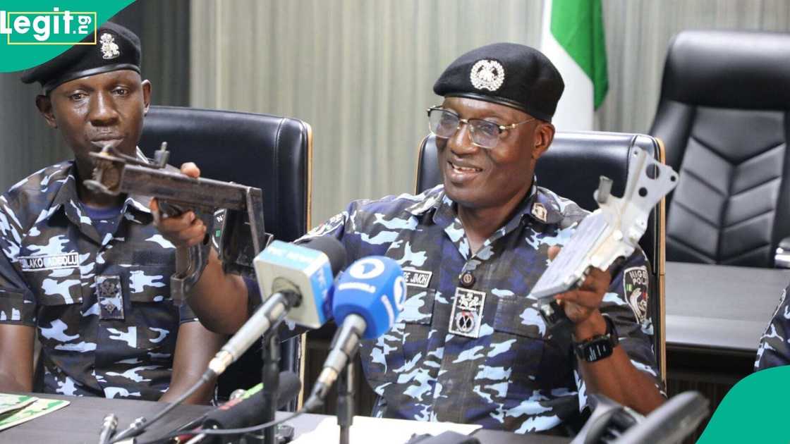 Lagos police/notorious gang/Vandalising cars/Security operatives/Lekki Estates