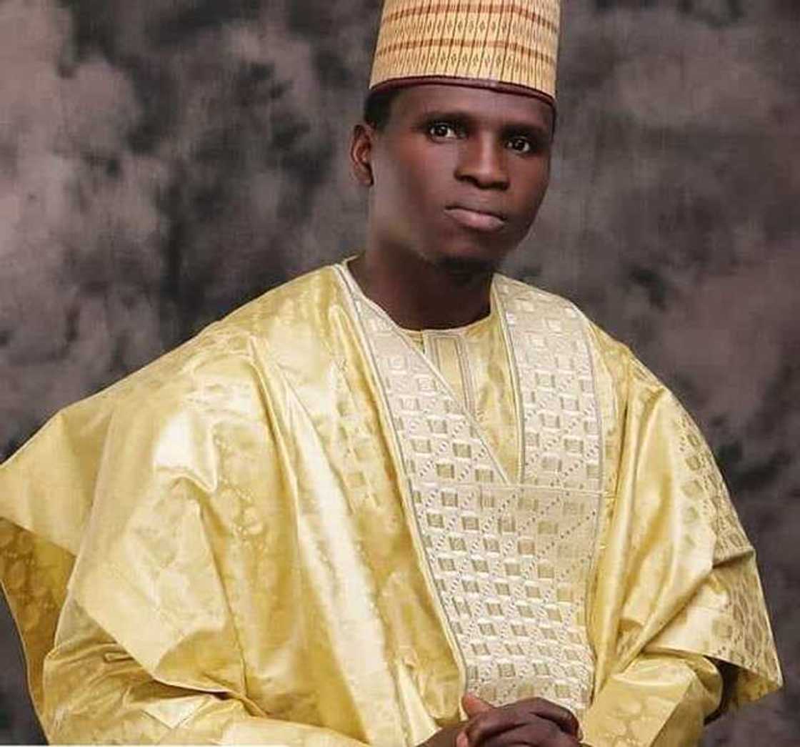 Dauda Rarara ya ce daga yanzu sai Masoyan Buhari sun biya kudi zai yi masa waka Dauda Rarara ya ce daga yanzu sai Masoyan Buhari sun biya kudi zai yi masa waka