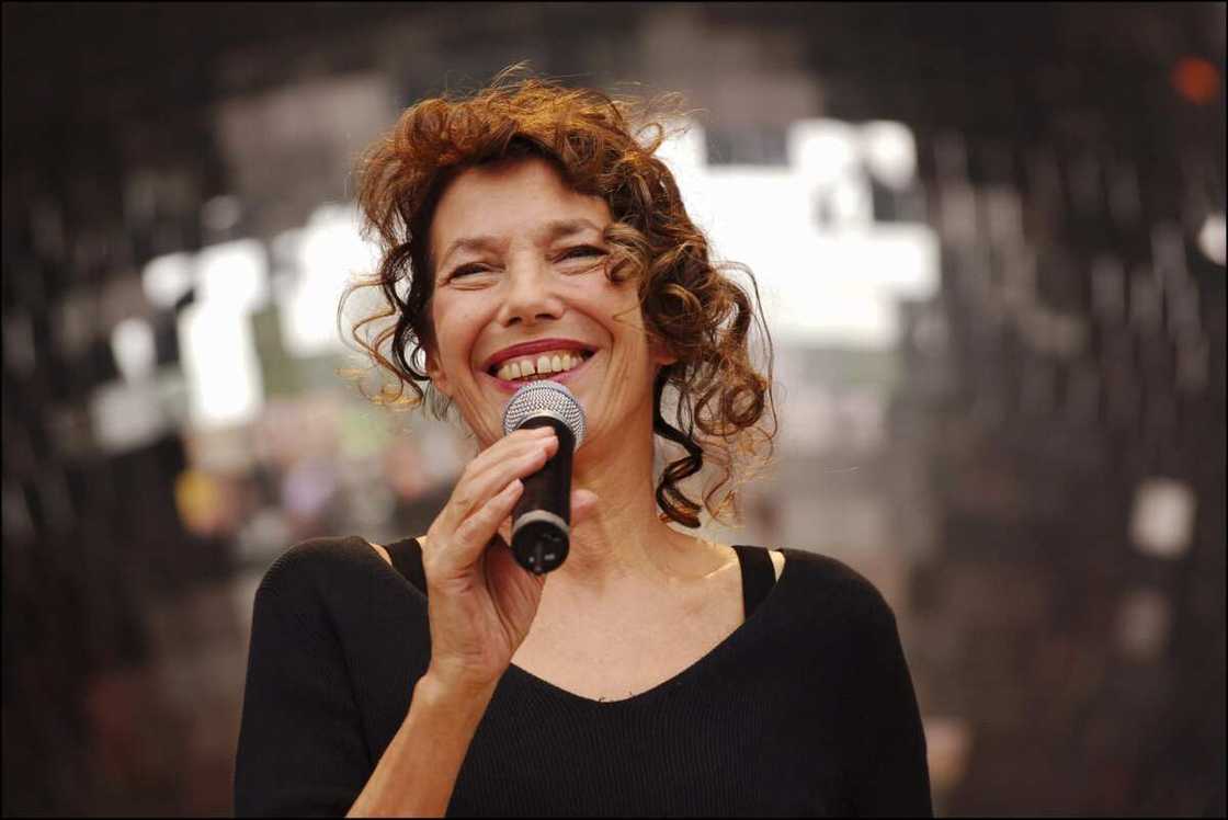 Qui est Jane Birkin? Son âge, sa vie amoureuse, sa fortune et sacs Birkin d'Hermès Qui est Jane Birkin? Son âge, sa vie amoureuse, sa fortune et sacs Birkin d'Hermès