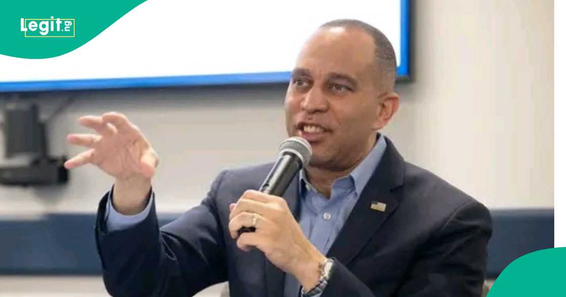 Jeffries na son Yan majalisa su hukunta Trump