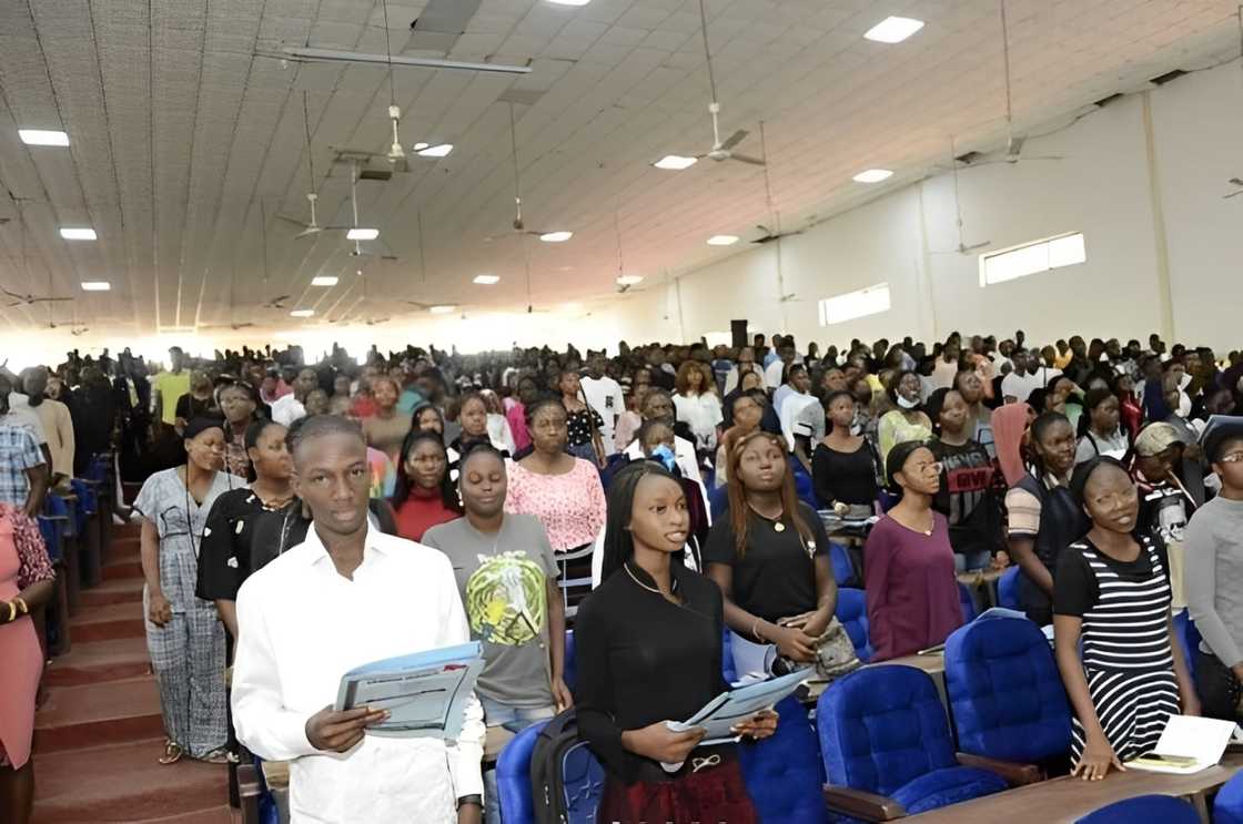 Newly admitted students at Igbinedion being welcomed Newly admitted students at Igbinedion being welcomed